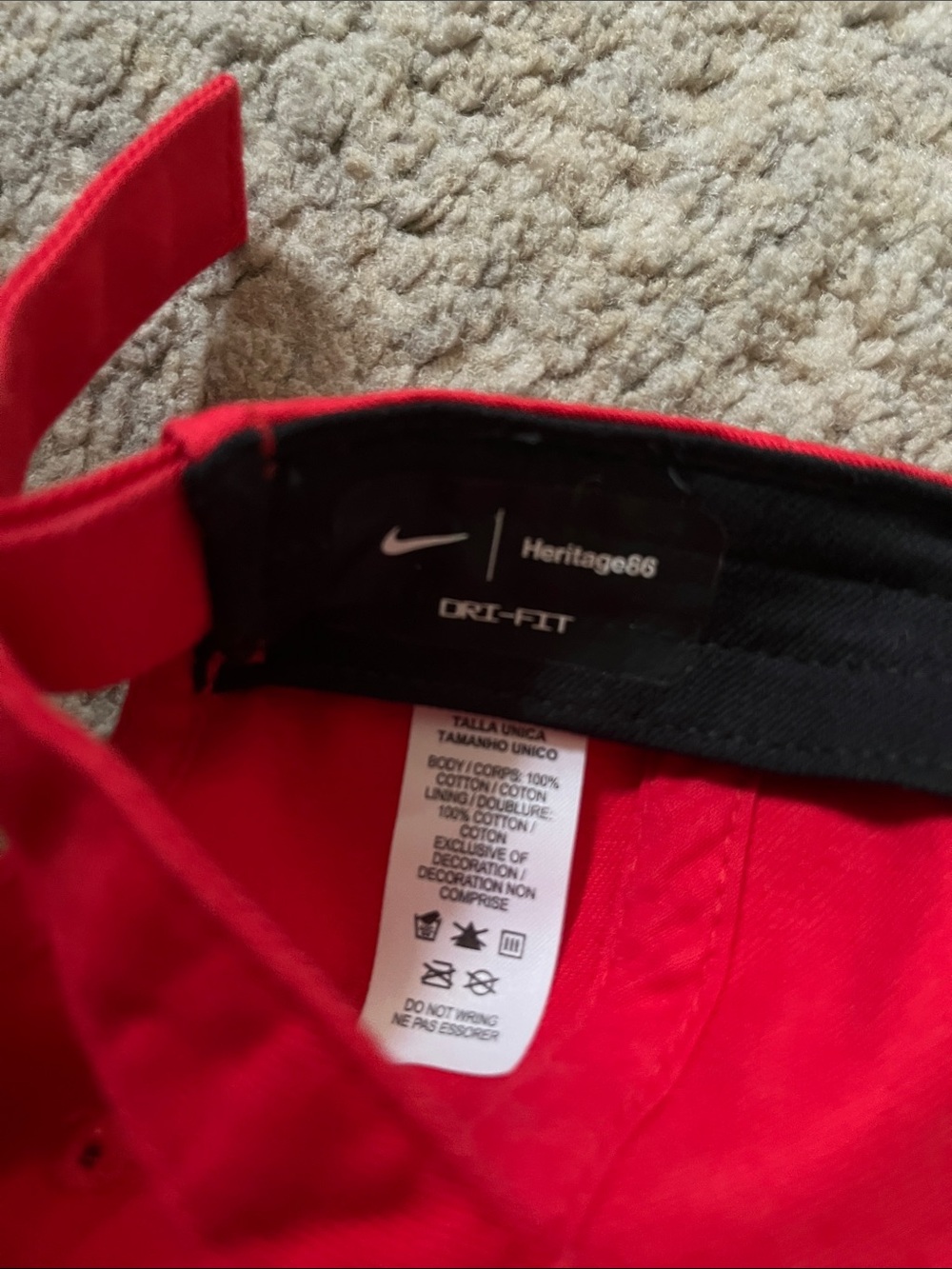 Nike Canada soccer Red Baseball Cap - Picture 4 of 4